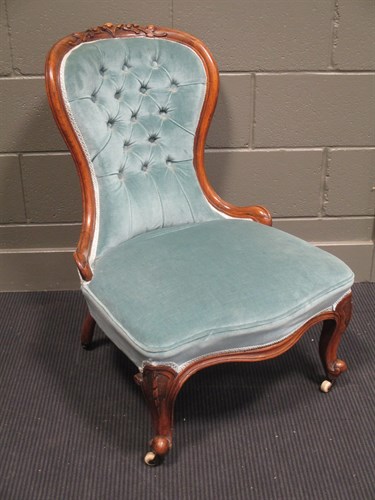 Lot 475 - A nursing chair