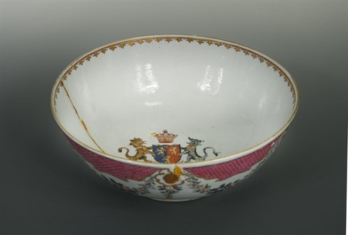 Lot 87 - An 18th century Chinese famille rose export...