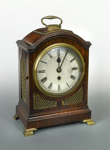Lot 494 - A 19th century mahogany bracket timepiece