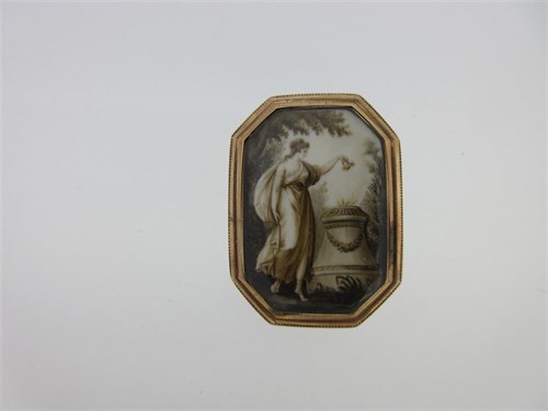 Lot 179 - A Georgian en grisaille memorial brooch / pendant