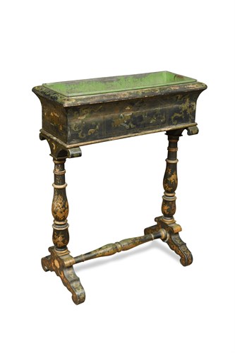 Lot 622 - A 19th century japanned jardiniere