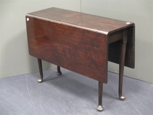 Lot 471 - George II mahogany drop leaf table, 71 x 99 x...