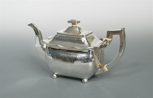 Lot 452 - Dublin - A George lll large silver tea pot