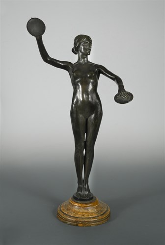 Lot 121 - An early 20th century bronze model of a cymbal playing female nude