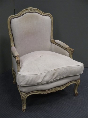 Lot 430 - A Louis XIV style cream painted bergère, on...