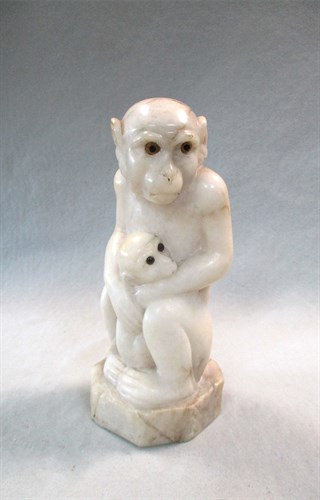 Lot 124 - An early 20th century carved marble monkey & baby bearing F. Barwig signature