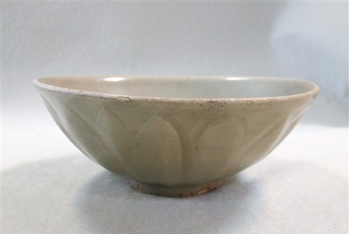 Lot 9 - A celadon 'Lotus Petal' bowl, Song dynasty