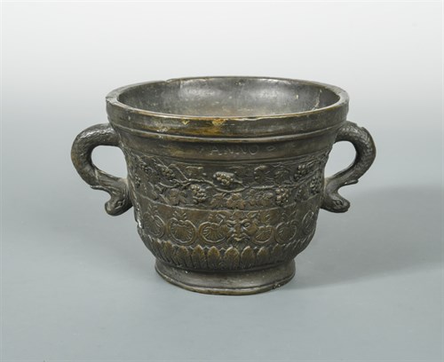 Lot 426 - An Italian bronze mortar, dated 1621 but probably 19th century