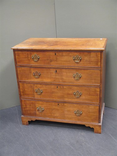 Lot 487 - A walnut chest of drawers, 92 x 91 x 48cm
