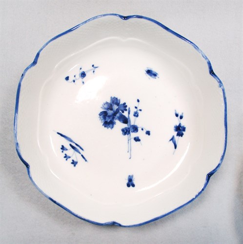 Lot 4 - A pair of Chantilly porcelain blue and white...
