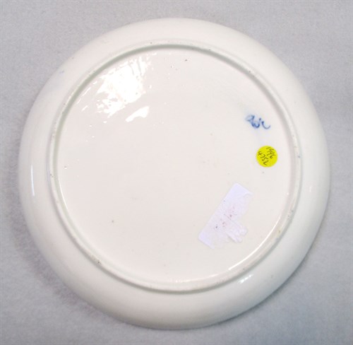 Lot 4 - A pair of Chantilly porcelain blue and white...