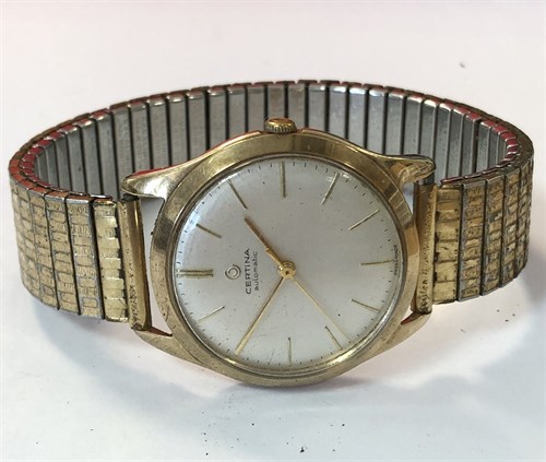 Lot 488 - Certina - A gentleman's 9ct gold wristwatch