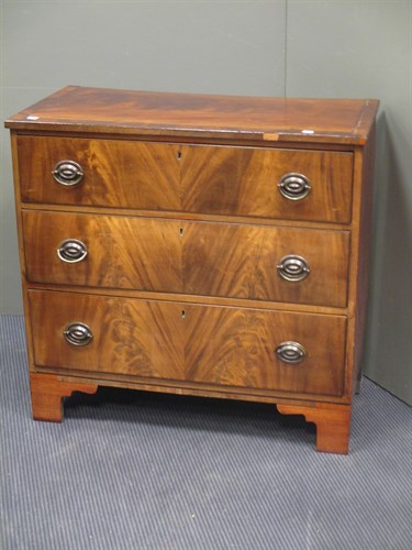 Lot 483 - A Regency three drawer mahogany chest, 83 x 88...