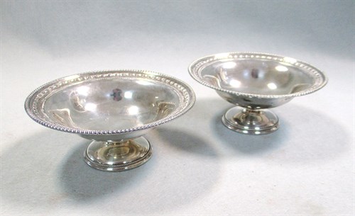 Lot 364 - A pair of Victorian silver bonbon dishes