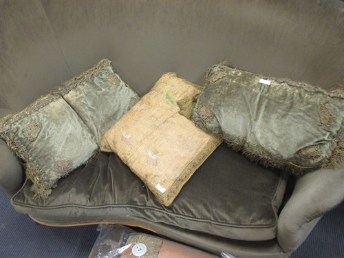 Lot 498 - A quantity of velvet and other material...