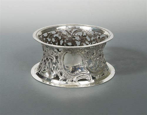 Lot 458 - Dublin - An Edward VII silver dish ring