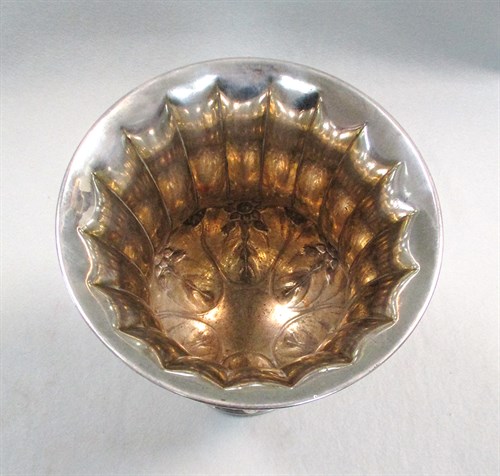 Lot 353 - A George IV silver two handled cup