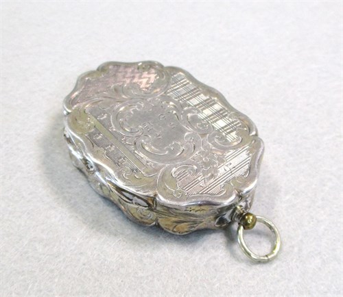 Lot 385 - A Victorian silver vinaigrette