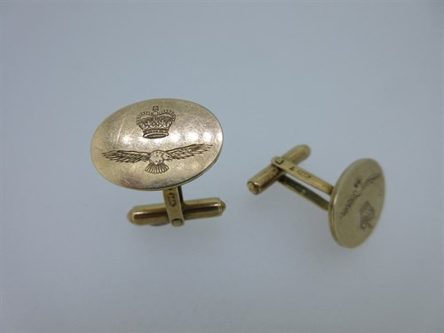 Lot 3 - A pair of cufflinks engraved with the badge of the RAF