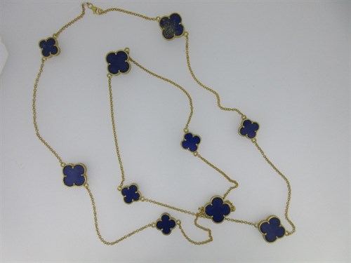 Lot 226 - A chain necklace of lapis lazuli set quatrefoil flowers