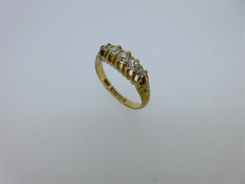 Lot 68 - An Edwardian 18ct gold and diamond ring