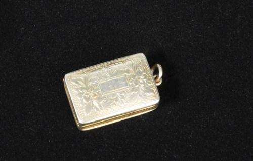 Lot 359 - A William IV silver gilt vinaigrette