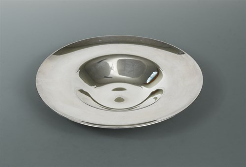 Lot 319 - A 20th century Italian metalwares silver bowl