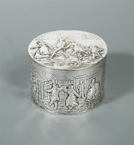 Lot 305 - A 20th century Dutch silver covered casket