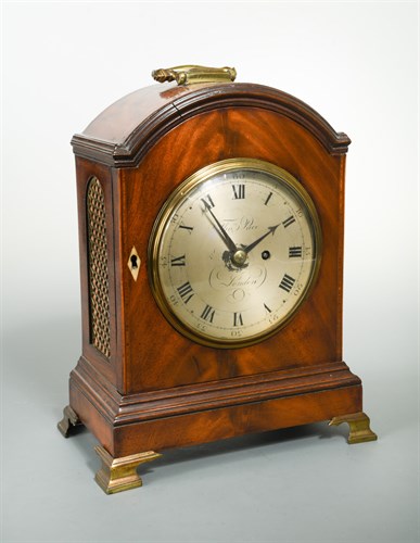 Lot 440 - A small late George III mahogany bracket clock