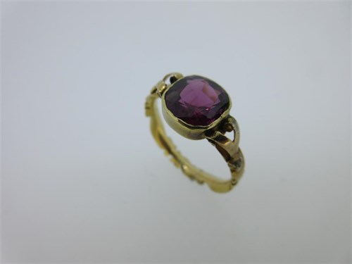 Lot 58 - A Georgian single stone garnet ring