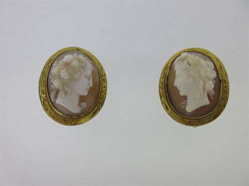 Lot 24 - A pair of Victorian shell cameo earclips
