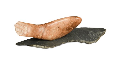 Lot 155 - Tsugumi Ota, (Japanese, born 1951), a carved marble fish sculpture