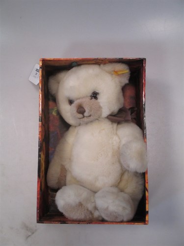 Lot 38 - A Steiff Teddy, 23cm high