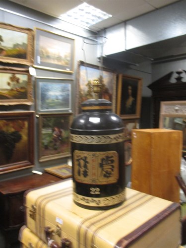 Lot 544 - A tea cannister table lamp
