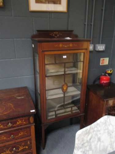 Lot 548 - An Edwardian mahogany display cabinet