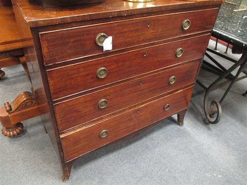 Lot 361 - A late Regency mahogany chest of drawers 91 x...