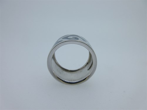 Lot 212 - A modern Italian enamel band ring