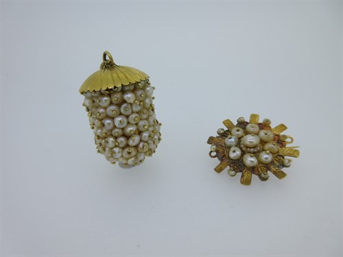 Lot 16 - Two unusual handmade pieces of jewellery set with freshwater seed pearls