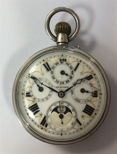 Lot 404 - Unsigned - An early 20th century Swiss silver open faced calendar pocket watch