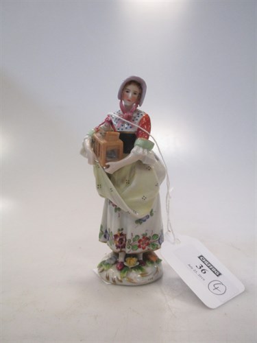 Lot 36 - A German porcelain snuff box, decorated in the...
