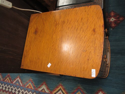 Lot 614 - A pair of Victorian satinwalnut bowfronted...