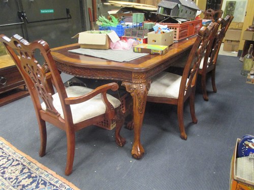 Lot 537 - A modern mahogany Chippendale style extending...