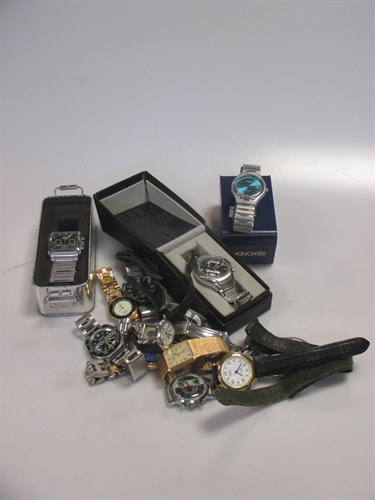 Lot 170 - A large collection of wristwatches