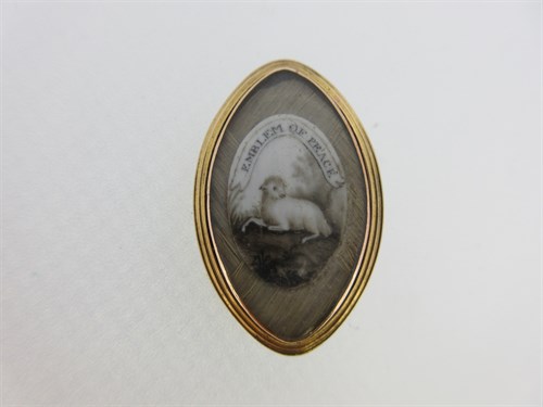Lot 4 - An 18th century memorial brooch