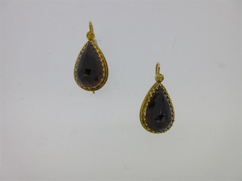 Lot 285 - A pair of garnet earrings one now adapted to a pendant