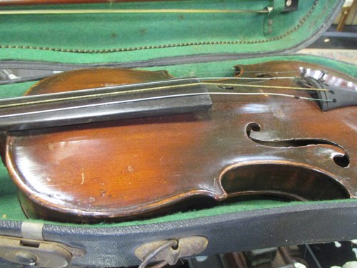 Lot 292 - A German violin with Stradivarius label (full...
