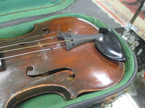 Lot 292 - A German violin with Stradivarius label (full...