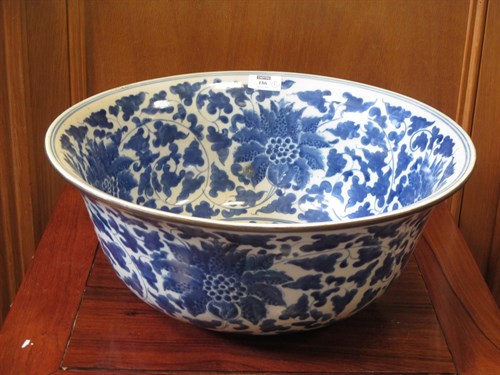 Lot 92 - A large modern Chinese blue & white bowl and...