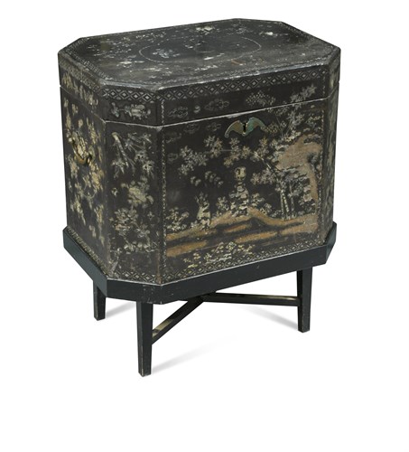 Lot 627 - A late 18th century Chinese lac-burgauté tea chest