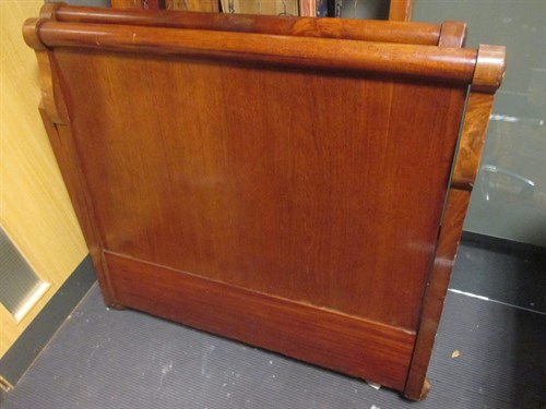 Lot 428 - A Bedemeier mahogany bedstead